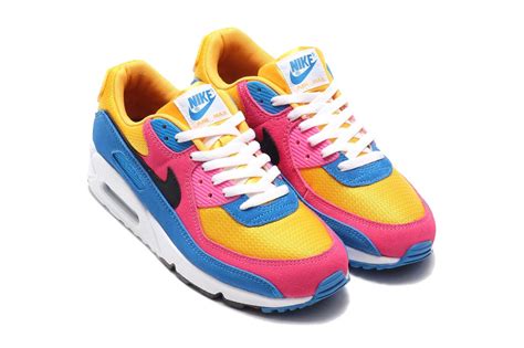 multicolor sneaker